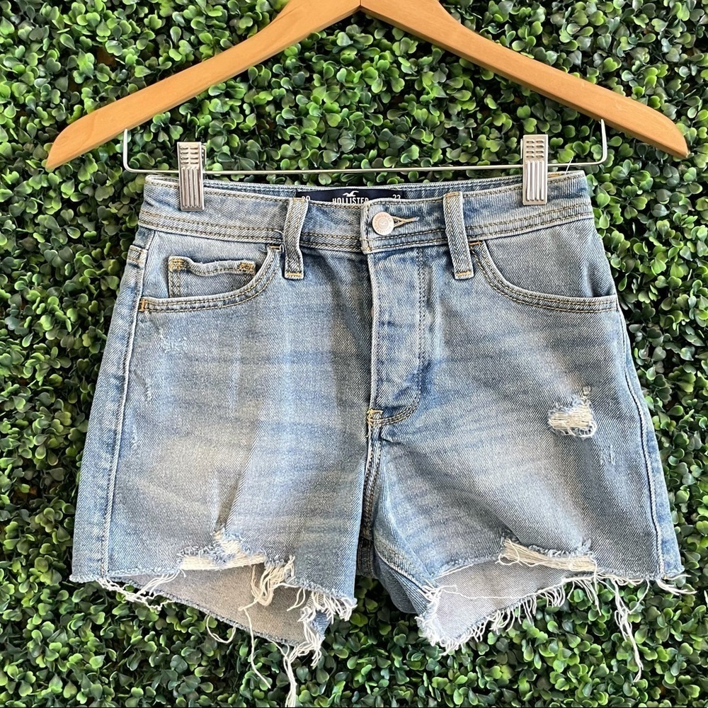 Hollister High Rise Mom Shorts 3”